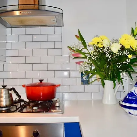 Semesterbostad Chic And Contemporary Victorian Family