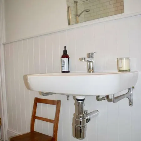 Feriehus Chic And Contemporary Victorian Family *